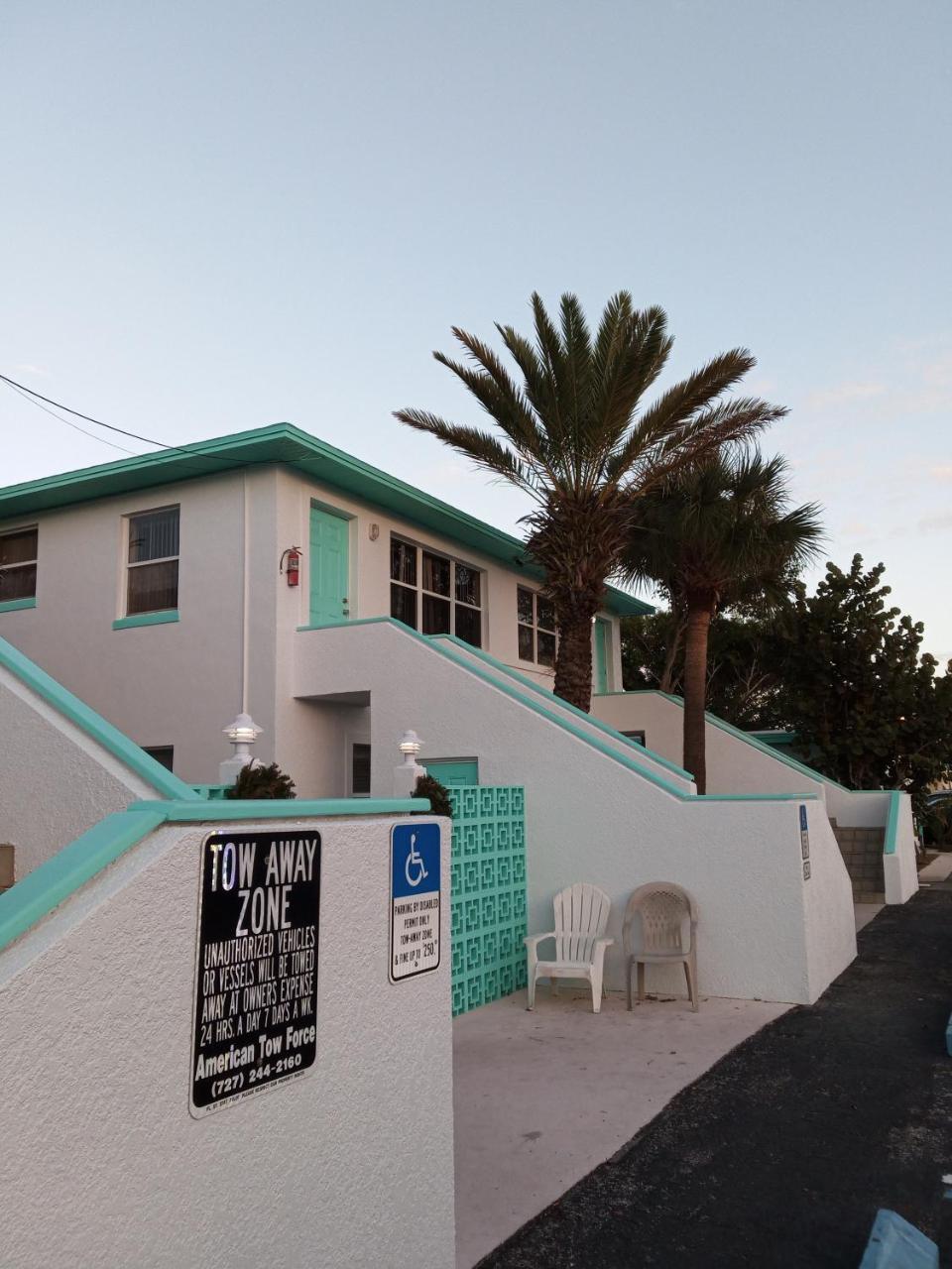 Swashbuckler Motel Treasure Island Exterior photo