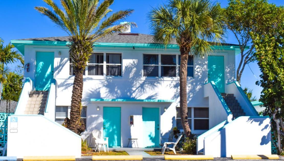 Swashbuckler Motel Treasure Island Exterior photo